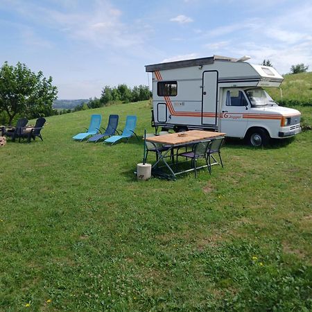 Camping Car Vintage Saint-Barthelemy-le-Plain Exterior foto