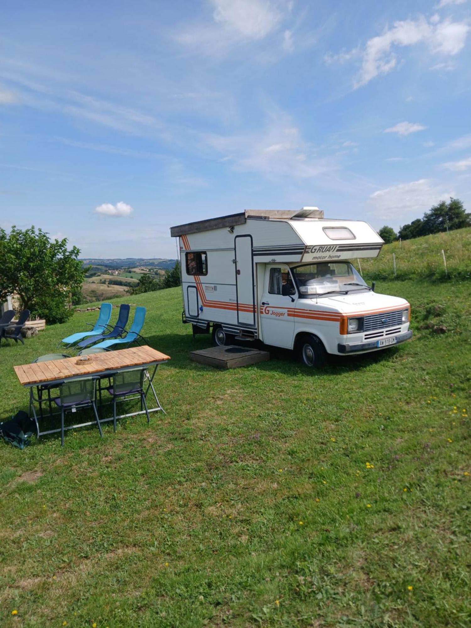 Camping Car Vintage Saint-Barthelemy-le-Plain Exterior foto